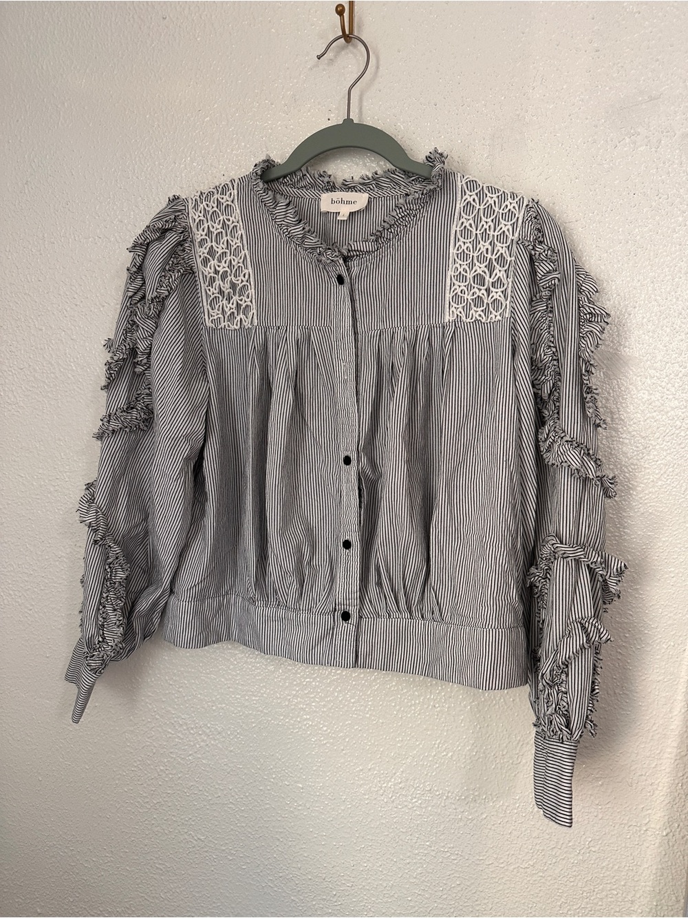 Bohme Monochrome Striped Boho Style Blouse with Lace Accents Women’s Large